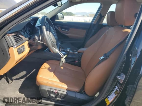 ✅ 2015 BMW 3 Series 328i • VIN: WBA3C1C56FP853372 • Лот: 71031195. Опубликован ранее на Copart с пробегом 22 407 миль. Бесплатный доступ к архиву аукционных продаж из США и подробный отчёт об истории автомобиля на DreamBid. Изображение 7.