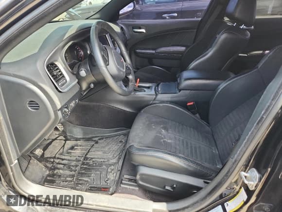 ✅ 2017 Dodge Charger Daytona 392 • VIN: 2C3CDXGJ8HH660629 • Lot: 64723245. Wystawiony na Copart z przebiegiem 85 236 mil. Bezpłatny archiwum sprzedaży aukcyjnych z USA i szczegółowy raport historii pojazdu na DreamBid. Zdjęcie 7.