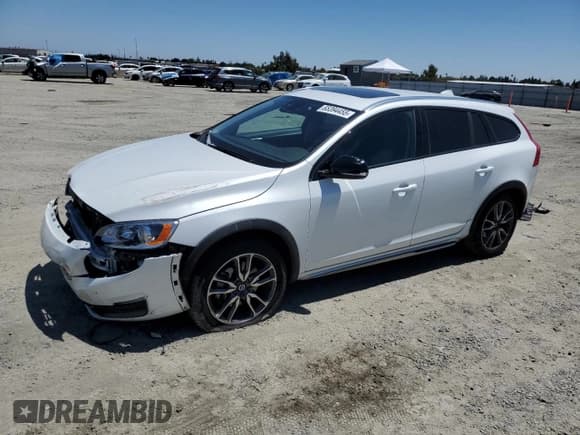 ✅ 2016 Volvo V60 T5 • VIN: YV4612HK7G1015735 • Lot: 65394455. Wystawiony na Copart z przebiegiem 51 839 mil. Bezpłatny archiwum sprzedaży aukcyjnych z USA i szczegółowy raport historii pojazdu na DreamBid. Zdjęcie 1.