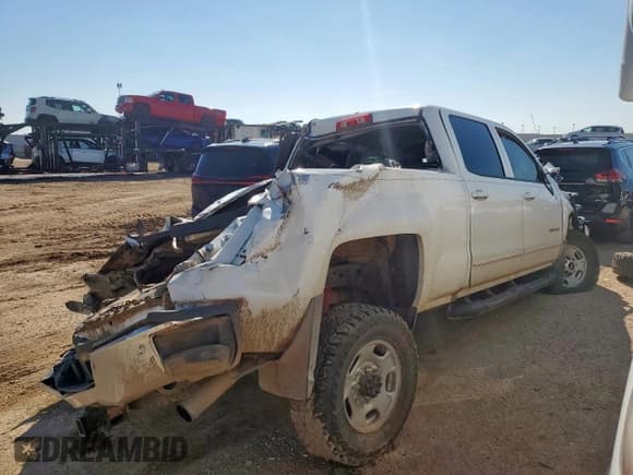 ✅ 2018 Chevrolet Silverado 2500HD LT • VIN: 1GC1KVEG1JF192271 • Lot: 82311435. Wystawiony na Copart z przebiegiem Nie podano. Bezpłatny archiwum sprzedaży aukcyjnych z USA i szczegółowy raport historii pojazdu na DreamBid. Zdjęcie 3.