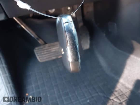 2020 Chevrolet Silverado 1500 High Country with VIN 1GCUYHET5LZ209519, listed as a IAAI auction lot 41771982 with 128,394 mi miles and . Bid and sale history available at DreamBid. Image 11.