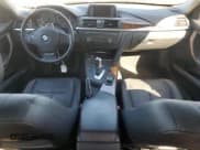 ✅ 2013 BMW 3 Series 328i • VIN: WBA3A5C51DF354463 • Лот: 90403715. Опубликован ранее на Copart с пробегом Не указан. Бесплатный доступ к архиву аукционных продаж из США и подробный отчёт об истории автомобиля на DreamBid. Изображение 8.