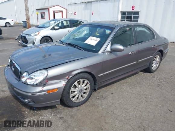 ✅ 2004 Hyundai Sonata GLS • VIN: KMHWF35H84A010991 • Lot: 42459128. Listed on IAAI with 223,133 mi. Free auction sales archive from the USA and detailed vehicle history report at DreamBid. Image 17.