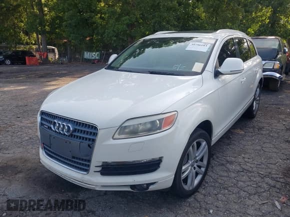 ✅ 2007 Audi Q7 Premium • VIN: WA1BV74L87D027015 • Lot: 39796183. Wystawiony na IAAI z przebiegiem 70 493 mil. Bezpłatny archiwum sprzedaży aukcyjnych z USA i szczegółowy raport historii pojazdu na DreamBid. Zdjęcie 2.