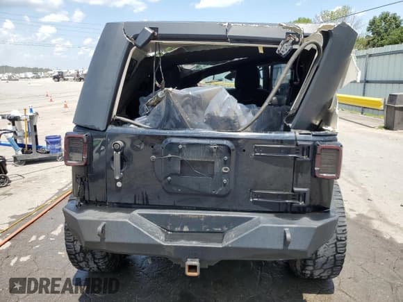 ✅ 2011 Jeep Wrangler Unlimited Sahara • VIN: 1J4BA5H15BL537765 • Лот: 64553855. Опубликован ранее на Copart с пробегом 194 140 миль. Бесплатный доступ к архиву аукционных продаж из США и подробный отчёт об истории автомобиля на DreamBid. Изображение 6.