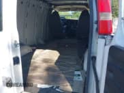 ✅ 2014 Chevrolet Express Cargo • VIN: 1GCWGFCGXE1134971 • Lot: 43158546. Wystawiony na IAAI z przebiegiem 105 034 mil. Bezpłatny archiwum sprzedaży aukcyjnych z USA i szczegółowy raport historii pojazdu na DreamBid. Zdjęcie 8.