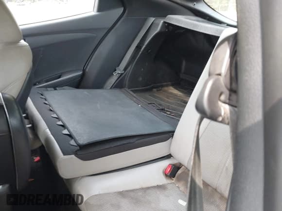 ✅ 2012 Hyundai Veloster w/Gray Int • VIN: KMHTC6AD4CU047582 • Lot: 42450222. Wystawiony na IAAI z przebiegiem 134 779 mil. Bezpłatny archiwum sprzedaży aukcyjnych z USA i szczegółowy raport historii pojazdu na DreamBid. Zdjęcie 8.