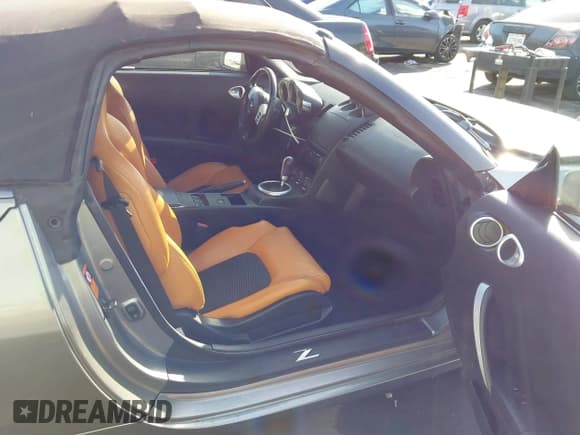 ✅ 2005 Nissan 350Z Touring • VIN: JN1AZ36A05M750013 • Lot: 41557472. Listed on IAAI with 68,085 mi. Free auction sales archive from the USA and detailed vehicle history report at DreamBid. Image 5.