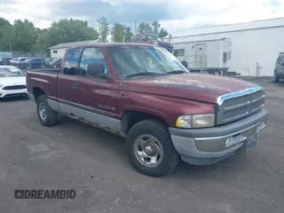 ✅ 2000 Dodge 1500 • VIN: 1B7HC13Y6YJ174808 • Lot: 43057414. Listed on IAAI with 88,003 mi. Free auction sales archive from the USA and detailed vehicle history report at DreamBid. Image 1.