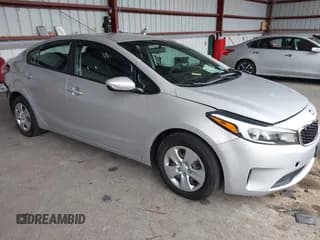 ✅ 2017 Kia Forte LX • VIN: 3KPFK4A72HE157989 • Lot: 43505949. Wystawiony na IAAI z przebiegiem 65 037 mil. Bezpłatny archiwum sprzedaży aukcyjnych z USA i szczegółowy raport historii pojazdu na DreamBid. Zdjęcie 1.