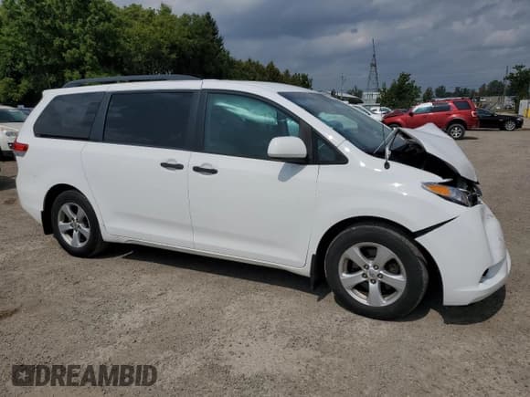 ✅ 2012 Toyota Sienna • VIN: 5TDZK3DC0CS233594 • Lot: 71744685. Wystawiony na Copart z przebiegiem 226 300 mil. Bezpłatny archiwum sprzedaży aukcyjnych z USA i szczegółowy raport historii pojazdu na DreamBid. Zdjęcie 4.