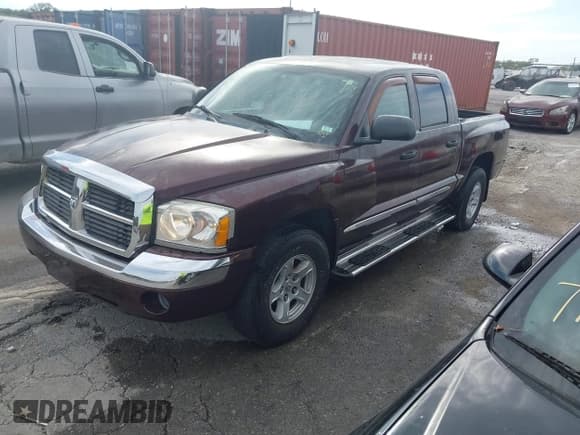 ✅ 2005 Dodge Dakota • VIN: 1D3HW58N35S233355 • Лот: 43468621. Опубликован ранее на IAAI с пробегом 94 433 миль. Бесплатный доступ к архиву аукционных продаж из США и подробный отчёт об истории автомобиля на DreamBid. Изображение 2.