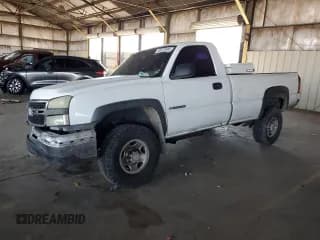 ✅ 2007 Chevrolet Silverado 2500HD Work Truck • VIN: 1GCHC24U97E198531 • Лот: 59372945. Опубликован ранее на Copart с пробегом 322 239 миль. Бесплатный доступ к архиву аукционных продаж из США и подробный отчёт об истории автомобиля на DreamBid. Изображение 1.