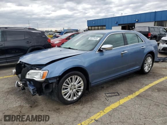 ✅ 2011 Chrysler 300 C • VIN: 2C3CK6CT6BH612156 • Lot: 90479495. Wystawiony na Copart z przebiegiem 179 247 mil. Bezpłatny archiwum sprzedaży aukcyjnych z USA i szczegółowy raport historii pojazdu na DreamBid. Zdjęcie 1.