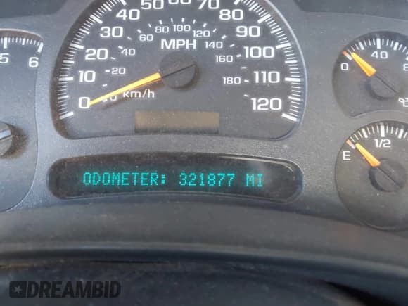 ✅ 2004 Chevrolet Silverado 2500HD Work Truck • VIN: 1GCHC29U24E106048 • Lot: 43763871. Wystawiony na IAAI z przebiegiem 321 877 mil. Bezpłatny archiwum sprzedaży aukcyjnych z USA i szczegółowy raport historii pojazdu na DreamBid. Zdjęcie 7.