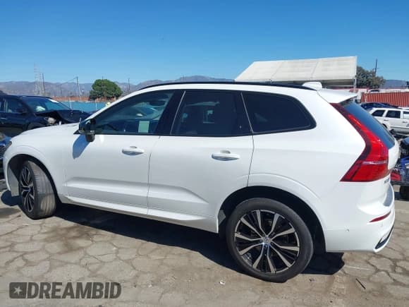 ✅ 2023 Volvo XC60 Plus Dark Theme • VIN: YV4L12RW5P1308246 • Lot: 43441989. Listed on IAAI with 31,293 mi. Free auction sales archive from the USA and detailed vehicle history report at DreamBid. Image 14.