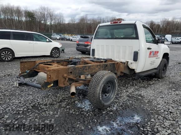 ✅ 2008 Chevrolet Silverado 2500HD Work Truck • VIN: 1GBHC24K88E102828 • Lot: 92293345. Wystawiony na Copart z przebiegiem 392 836 mil. Bezpłatny archiwum sprzedaży aukcyjnych z USA i szczegółowy raport historii pojazdu na DreamBid. Zdjęcie 3.