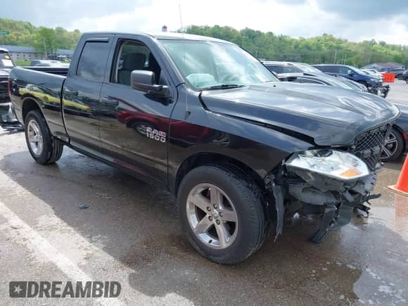 2018 Ram 1500 Tradesman z VIN 1C6RR6FG9JS195131, wystawiony jako IAAI lot #42112722 z przebiegiem 76 030 mil mil oraz . Historia ofert i sprzedaży dostępna na DreamBid. Obrazek 1.