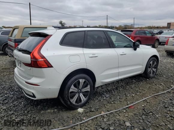 ✅ 2024 Volvo XC60 Plus Dark Theme • VIN: YV4H60DL7R1783621 • Lot: 90283285. Listed on Copart with 4,419 mi. Free auction sales archive from the USA and detailed vehicle history report at DreamBid. Image 3.