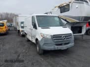 ✅ 2019 Mercedes-Benz Sprinter Cargo • VIN: WD3PF0CD5KT007243 • Lot: 43637337. Wystawiony na IAAI z przebiegiem 109 214 mil. Bezpłatny archiwum sprzedaży aukcyjnych z USA i szczegółowy raport historii pojazdu na DreamBid. Zdjęcie 1.