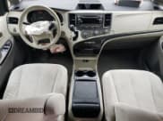 ✅ 2011 Toyota Sienna LE • VIN: 5TDKK3DC6BS090991 • Лот: 67917135. Опубликован ранее на Copart с пробегом 213 702 миль. Бесплатный доступ к архиву аукционных продаж из США и подробный отчёт об истории автомобиля на DreamBid. Изображение 8.