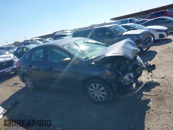 ✅ 2017 Ford Focus S • VIN: 1FADP3E24HL229578 • Lot: 41656360. Wystawiony na IAAI z przebiegiem 98 967 mil. Bezpłatny archiwum sprzedaży aukcyjnych z USA i szczegółowy raport historii pojazdu na DreamBid. Zdjęcie 14.