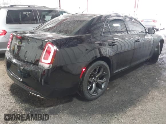 ✅ 2021 Chrysler 300 S • VIN: 2C3CCABG0MH554276 • Лот: 42156919. Опубликован ранее на IAAI с пробегом 99 111 миль. Бесплатный доступ к архиву аукционных продаж из США и подробный отчёт об истории автомобиля на DreamBid. Изображение 4.