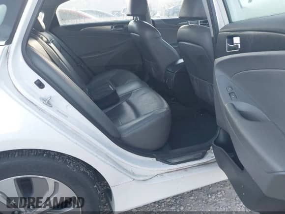 2013 Hyundai Sonata Limited с VIN KMHEC4A41DA097694, выставлен на аукционе IAAI как лот 43603323 с пробегом 26 243 миль миль и . История ставок и продаж доступна на DreamBid. Изображение 8.