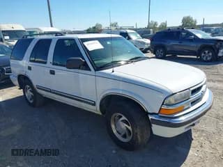 ✅ 2000 Chevrolet Blazer LS • VIN: 1GNDT13WXY2263912 • Lot: 43342522. Wystawiony na IAAI z przebiegiem 237 023 mil. Bezpłatny archiwum sprzedaży aukcyjnych z USA i szczegółowy raport historii pojazdu na DreamBid. Zdjęcie 1.