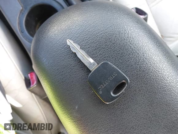 ✅ 2002 Ford Mustang Deluxe • VIN: 1FAFP44422F160431 • Лот: 41578255. Опубликован ранее на IAAI с пробегом 97 396 миль. Бесплатный доступ к архиву аукционных продаж из США и подробный отчёт об истории автомобиля на DreamBid. Изображение 11.