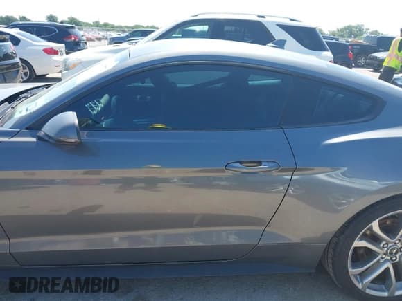 ✅ 2022 Ford Mustang GT • VIN: 1FA6P8CF5N5131087 • Lot: 42499772. Listed on IAAI with 29,064 mi. Free auction sales archive from the USA and detailed vehicle history report at DreamBid. Image 14.