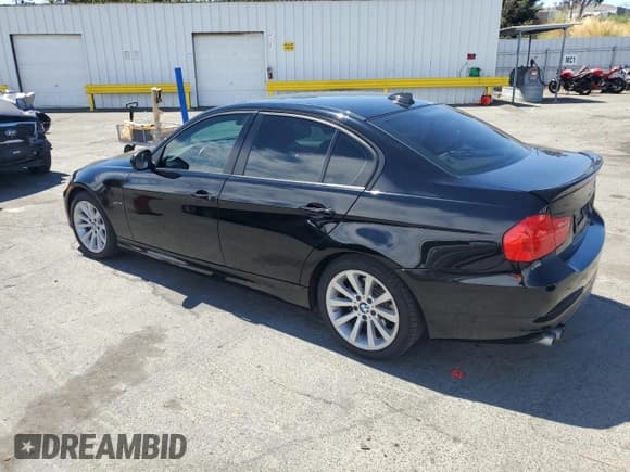 ✅ 2011 BMW 3 Series 328i • VIN: WBAPH5G51BNM81756 • Lot: 65942975. Wystawiony na Copart z przebiegiem 61 147 mil. Bezpłatny archiwum sprzedaży aukcyjnych z USA i szczegółowy raport historii pojazdu na DreamBid. Zdjęcie 2.