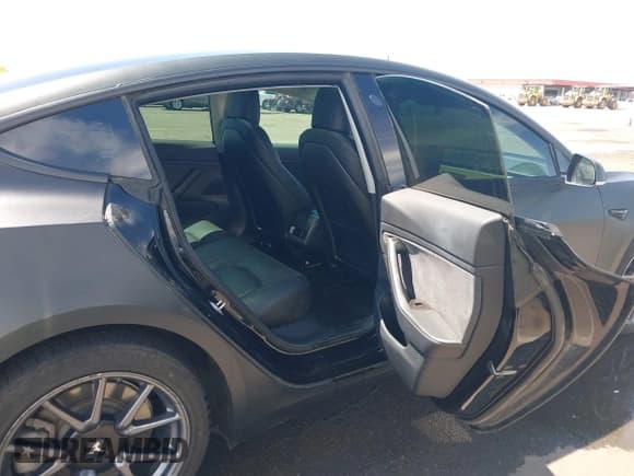 ✅ 2018 Tesla Model 3 Long Range Battery • VIN: 5YJ3E1EA4JF021040 • Лот: 42966467. Опубликован ранее на IAAI с пробегом 102 787 миль. Бесплатный доступ к архиву аукционных продаж из США и подробный отчёт об истории автомобиля на DreamBid. Изображение 8.