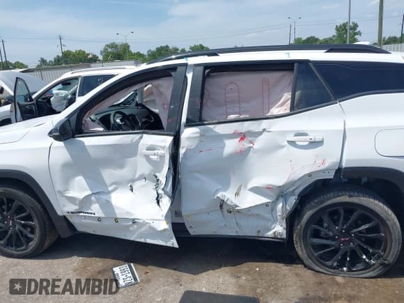 ✅ 2024 GMC Terrain SLE • VIN: 3GKALMEGXRL398590 • Lot: 42875577. Wystawiony na IAAI z przebiegiem 14 329 mil. Bezpłatny archiwum sprzedaży aukcyjnych z USA i szczegółowy raport historii pojazdu na DreamBid. Zdjęcie 14.