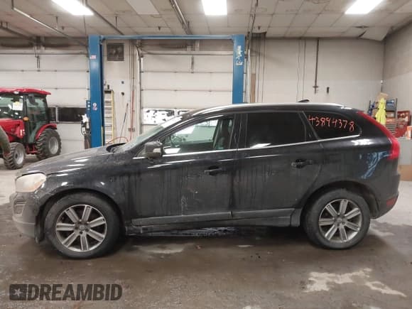 ✅ 2013 Volvo XC60 T6 • VIN: YV4902DZ5D2425054 • Lot: 43894378. Listed on IAAI with 261,162 mi. Free auction sales archive from the USA and detailed vehicle history report at DreamBid. Image 12.