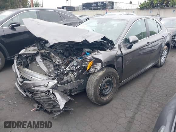 2020 Toyota Camry Hybrid LE z VIN 4T1C31AK6LU529780, wystawiony jako IAAI lot #42672539 z przebiegiem 60 540 mil mil oraz . Historia ofert i sprzedaży dostępna na DreamBid. Obrazek 2.