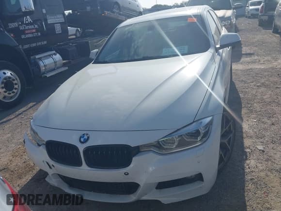 ✅ 2017 BMW 3 Series 330i xDrive • VIN: WBA8D9G59HNU60153 • Lot: 42700234. Listed on IAAI with 68,283 mi. Free auction sales archive from the USA and detailed vehicle history report at DreamBid. Image 11.