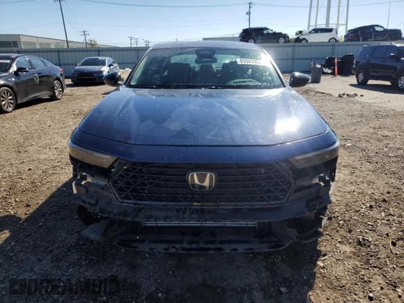 ✅ 2025 Honda Accord SE • VIN: 1HGCY1F4XSA020499 • Лот: 85943955. Опубликован ранее на Copart с пробегом 10 373 миль. Бесплатный доступ к архиву аукционных продаж из США и подробный отчёт об истории автомобиля на DreamBid. Изображение 5.