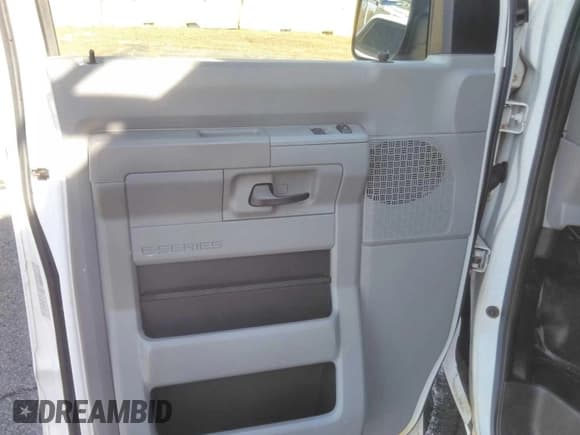 ✅ 2011 Ford Econoline Cargo Commercial • VIN: 1FTNE2EL9BDB35043 • Lot: 43930144. Listed on IAAI with 68,982 mi. Free auction sales archive from the USA and detailed vehicle history report at DreamBid. Image 28.
