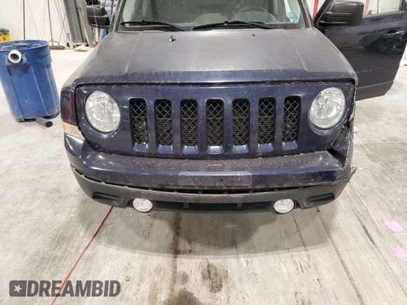 ✅ 2015 Jeep Patriot Altitude • VIN: 1C4NJRBB1FD316448 • Lot: 91993765. Listed on Copart with 105,209 mi. Free auction sales archive from the USA and detailed vehicle history report at DreamBid. Image 12.