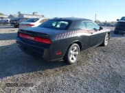 ✅ 2010 Dodge Challenger SE • VIN: 2B3CJ4DV1AH240972 • Lot: 40612957. Wystawiony na IAAI z przebiegiem 162 452 mil. Bezpłatny archiwum sprzedaży aukcyjnych z USA i szczegółowy raport historii pojazdu na DreamBid. Zdjęcie 4.