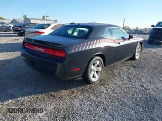 ✅ 2010 Dodge Challenger SE • VIN: 2B3CJ4DV1AH240972 • Lot: 40612957. Wystawiony na IAAI z przebiegiem 162 452 mil. Bezpłatny archiwum sprzedaży aukcyjnych z USA i szczegółowy raport historii pojazdu na DreamBid. Zdjęcie 4.