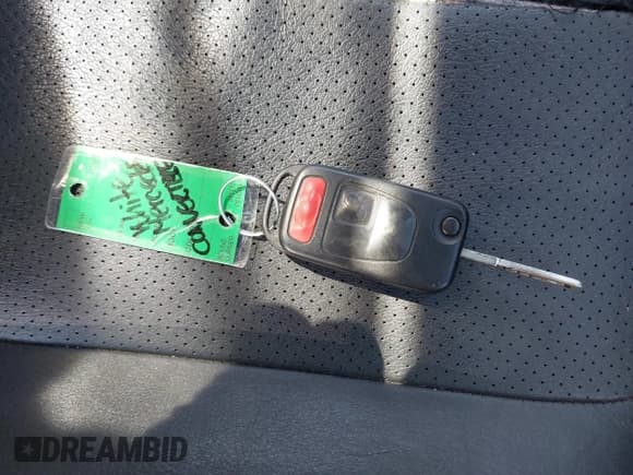 ✅ 2000 Mercedes-Benz SLK 230 Kompressor • VIN: WDBKK47F7YF154250 • Lot: 43209358. Listed on IAAI with 142,003 mi. Free auction sales archive from the USA and detailed vehicle history report at DreamBid. Image 11.