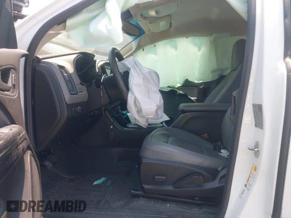 ✅ 2018 Chevrolet Colorado 2WD Work Truck • VIN: 1GCHSBEA6J1140043 • Lot: 42952974. Wystawiony na IAAI z przebiegiem 131 712 mil. Bezpłatny archiwum sprzedaży aukcyjnych z USA i szczegółowy raport historii pojazdu na DreamBid. Zdjęcie 5.