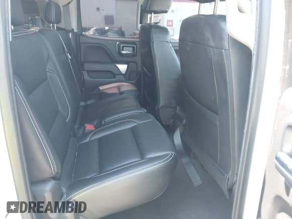 ✅ 2019 Chevrolet Silverado 1500 LT • VIN: 2GCVKPEC9K1163460 • Lot: 42544560. Wystawiony na IAAI z przebiegiem 63 329 mil. Bezpłatny archiwum sprzedaży aukcyjnych z USA i szczegółowy raport historii pojazdu na DreamBid. Zdjęcie 8.