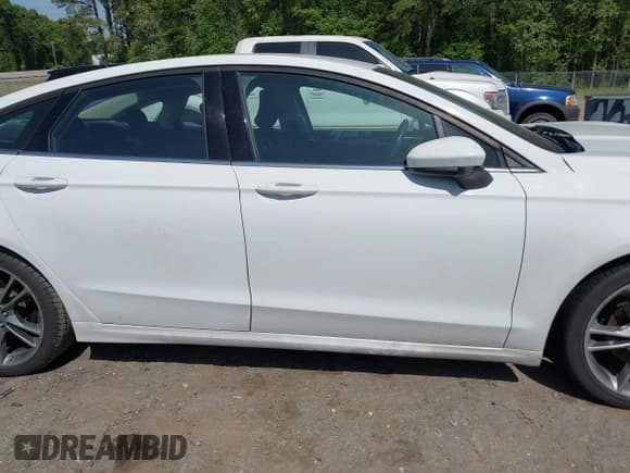✅ 2018 Ford Fusion SE • VIN: 3FA6P0H76JR164822 • Lot: 42156977. Wystawiony na IAAI z przebiegiem 136 691 mil. Bezpłatny archiwum sprzedaży aukcyjnych z USA i szczegółowy raport historii pojazdu na DreamBid. Zdjęcie 14.