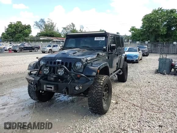 ✅ 2010 Jeep Wrangler Unlimited Sahara • VIN: 1J4BA5H12AL104094 • Лот: 86436295. Опубликован ранее на Copart с пробегом Не указан. Бесплатный доступ к архиву аукционных продаж из США и подробный отчёт об истории автомобиля на DreamBid. Изображение 13.