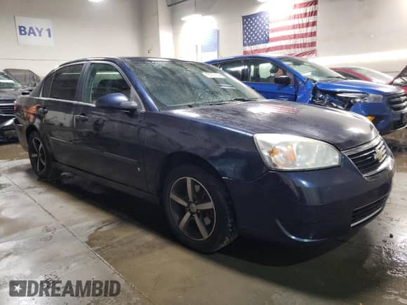 2007 Chevrolet Malibu 2LT z VIN 1G1ZT58N77F199754, wystawiony jako Copart lot #76572134 z przebiegiem 132 598 mil mil oraz Szkoda całkowita • Salvage title. Historia ofert i sprzedaży dostępna na DreamBid. Obrazek 4.