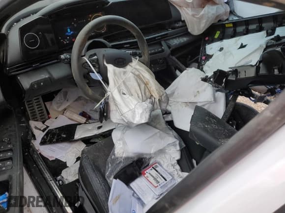 ✅ 2025 Hyundai Elantra • VIN: KMHLW4DK3SU023357 • Lot: 87805395. Listed on Copart with 3,670 mi. Free auction sales archive from the USA and detailed vehicle history report at DreamBid. Image 8.