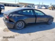 ✅ 2023 Tesla Model 3 • VIN: 5YJ3E1EA6PF491739 • Lot: 49628045. Wystawiony na Copart z przebiegiem 22 952 mil. Bezpłatny archiwum sprzedaży aukcyjnych z USA i szczegółowy raport historii pojazdu na DreamBid. Zdjęcie 3.